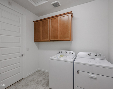 8752 W Medlock Drive - Photo Thumbnail 46