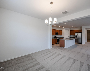 8752 W Medlock Drive - Photo Thumbnail 9