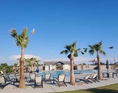 8752 W Medlock Drive - Photo Thumbnail 54