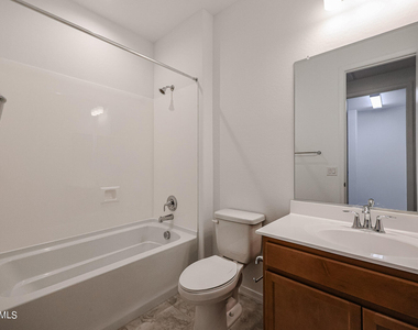 8752 W Medlock Drive - Photo Thumbnail 43