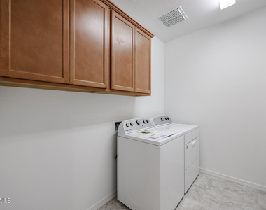 8752 W Medlock Drive - Photo Thumbnail 48