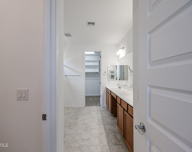 8752 W Medlock Drive - Photo Thumbnail 20