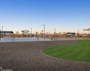 8752 W Medlock Drive - Photo Thumbnail 53