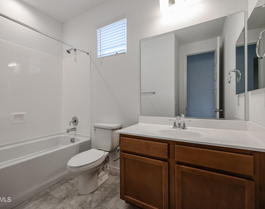 8752 W Medlock Drive - Photo Thumbnail 41