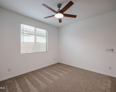 8752 W Medlock Drive - Photo Thumbnail 32