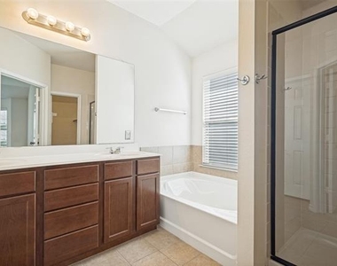1212 Villa Paloma Boulevard - Photo Thumbnail 21