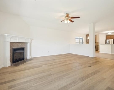 1212 Villa Paloma Boulevard - Photo Thumbnail 5