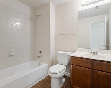 1212 Villa Paloma Boulevard - Photo Thumbnail 22