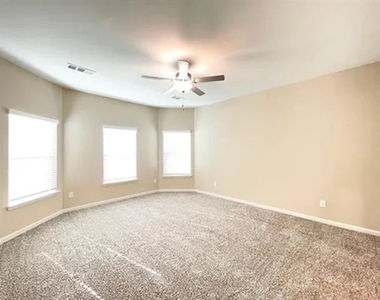 1702 Sandalwood Way - Photo Thumbnail 4