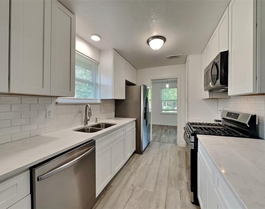 7624 Oak Garden Trail - Photo Thumbnail 4
