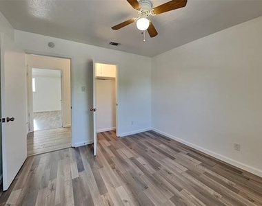 7624 Oak Garden Trail - Photo Thumbnail 13