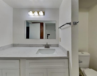 7624 Oak Garden Trail - Photo Thumbnail 15