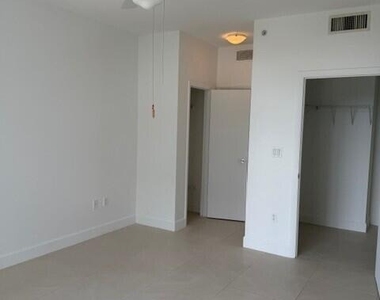 550 Okeechobee Boulevard - Photo Thumbnail 7