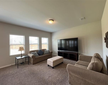 225 Lemley Drive - Photo Thumbnail 2