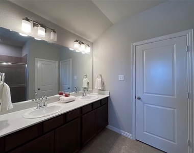 225 Lemley Drive - Photo Thumbnail 9