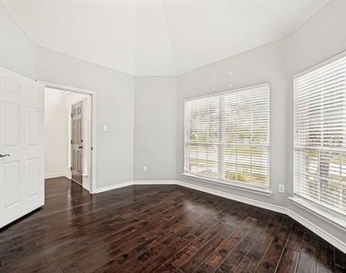 13075 Janet Drive - Photo Thumbnail 2