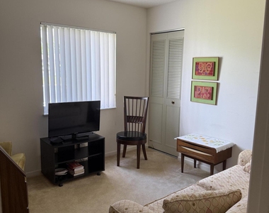 422 Pine Glen Lane - Photo Thumbnail 6