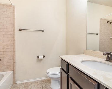 208 Whitman Drive - Photo Thumbnail 23