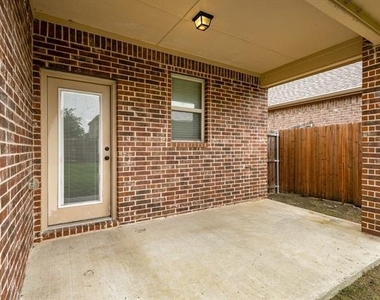 208 Whitman Drive - Photo Thumbnail 24