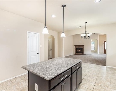 208 Whitman Drive - Photo Thumbnail 11