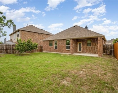 208 Whitman Drive - Photo Thumbnail 26