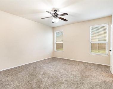 208 Whitman Drive - Photo Thumbnail 17