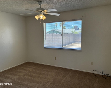 5915 W Tierra Buena Lane - Photo Thumbnail 12