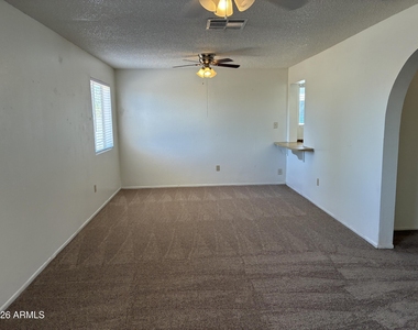 5915 W Tierra Buena Lane - Photo Thumbnail 9
