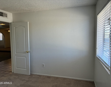 5915 W Tierra Buena Lane - Photo Thumbnail 21