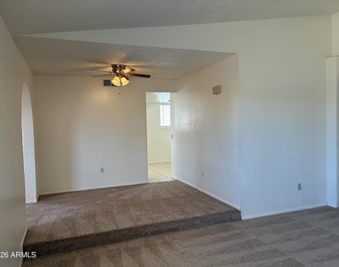 5915 W Tierra Buena Lane - Photo Thumbnail 6