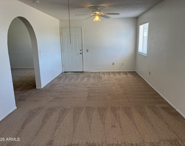 5915 W Tierra Buena Lane - Photo Thumbnail 10