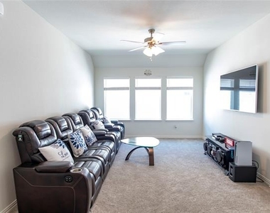1217 Rosebay Drive - Photo Thumbnail 19