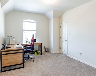 1217 Rosebay Drive - Photo Thumbnail 22