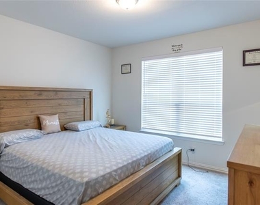 1217 Rosebay Drive - Photo Thumbnail 14
