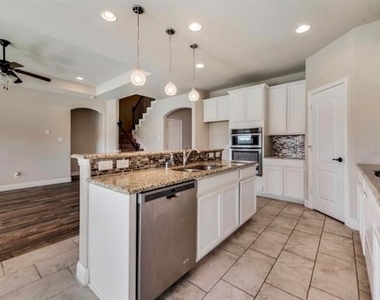 3716 Cameroon Lane - Photo Thumbnail 7