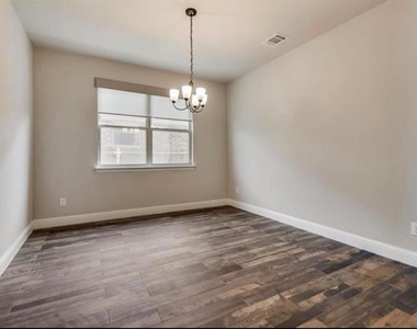 3716 Cameroon Lane - Photo Thumbnail 10