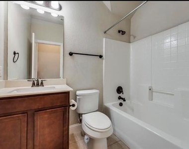 3716 Cameroon Lane - Photo Thumbnail 18