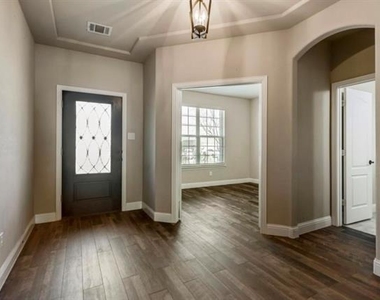 3716 Cameroon Lane - Photo Thumbnail 4