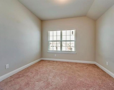 3716 Cameroon Lane - Photo Thumbnail 19