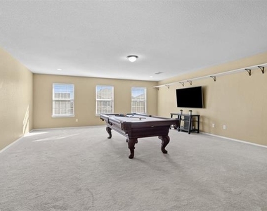 5405 Sea Cove Lane - Photo Thumbnail 4