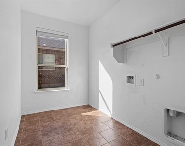 5405 Sea Cove Lane - Photo Thumbnail 28