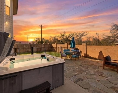 5405 Sea Cove Lane - Photo Thumbnail 33