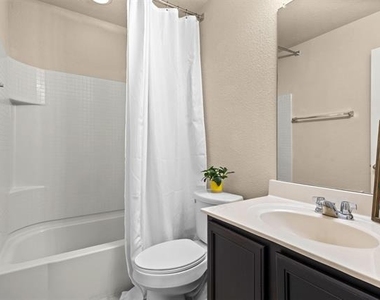 5405 Sea Cove Lane - Photo Thumbnail 22