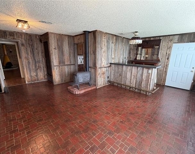 821 E Highway 199 - Photo Thumbnail 15