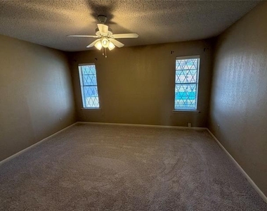 821 E Highway 199 - Photo Thumbnail 20