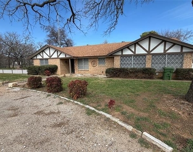821 E Highway 199 - Photo Thumbnail 2
