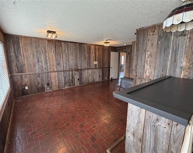 821 E Highway 199 - Photo Thumbnail 14