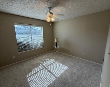 821 E Highway 199 - Photo Thumbnail 17