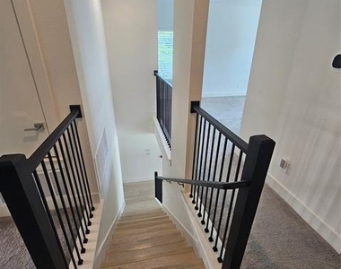 7305 Bree Court - Photo Thumbnail 10