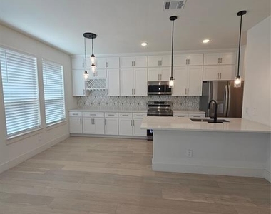7305 Bree Court - Photo Thumbnail 4